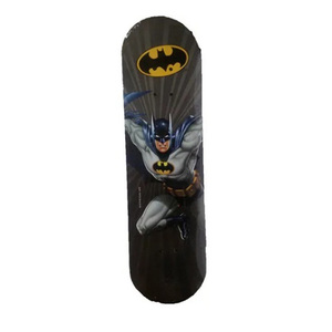Skate Patineta Niños Varon Batman Negro Soporta 45 Kg 